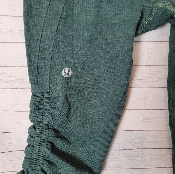 Lululemon In The Flow Crop ll Heathered Forest Green Capri Leggings, sz 4 - Picture 8 of 15